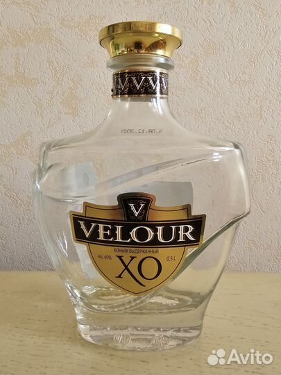 Коробка и бутылка из под коньяка Velour XO