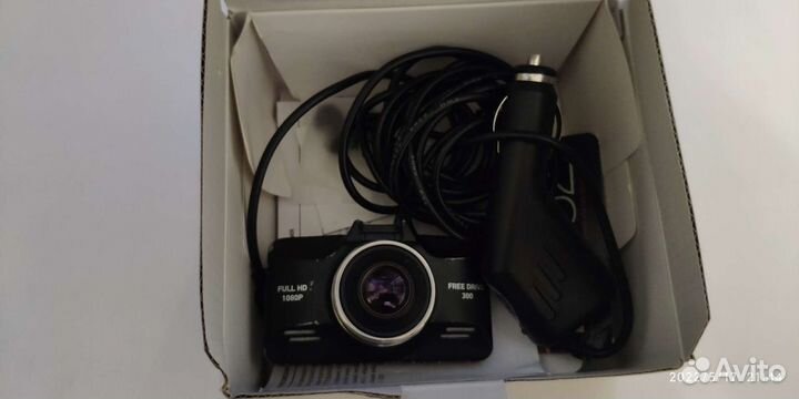 Видеорегистратор FreeDrive 300