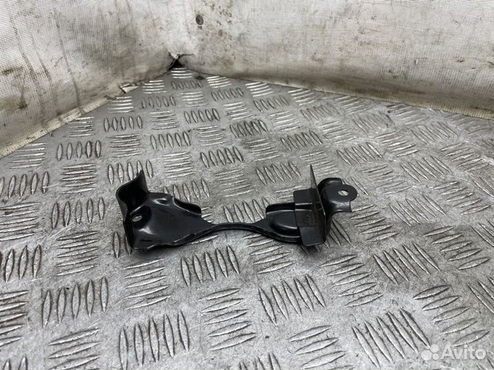 Крепление аккумулятора Nissan Qashqai J10 MR20DE