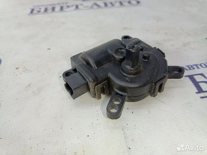 Моторчик заслонки печки Ford Mondeo III (2000—2003)