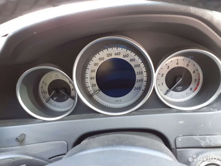 Панель приборов Мерседес W204 амг