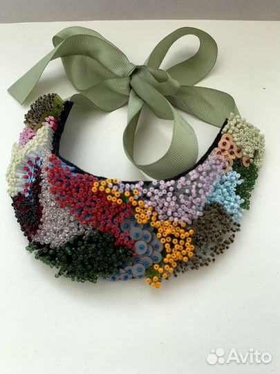 Украшение на шею из бисера. Новое