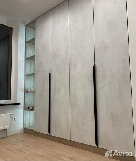 Шкаф распашной