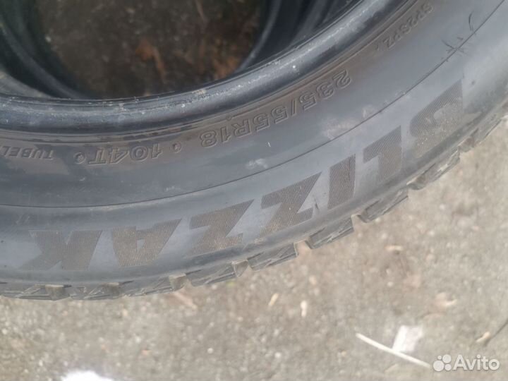 Bridgestone Blizzak Spike-02 235/55 R18