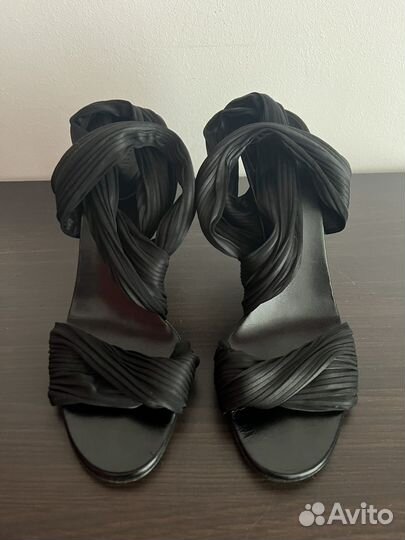 Gucci босоножки оригинал