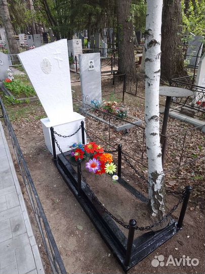 Уход за могилами, Покраска оградок