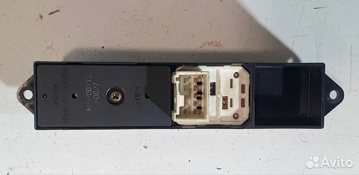 Кнопка стеклоподъемника правая Mitsubishi Galant 8