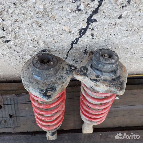 Задние стойки audi 100с3