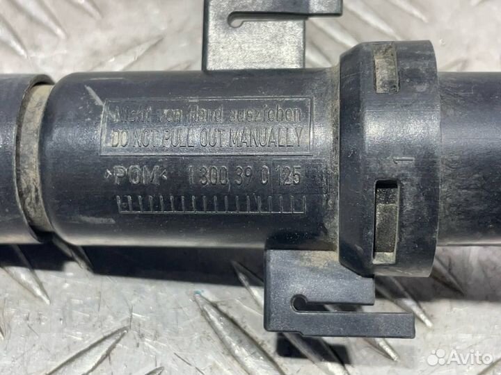 Б/У Форсунка омывателя левой фары Audi#001