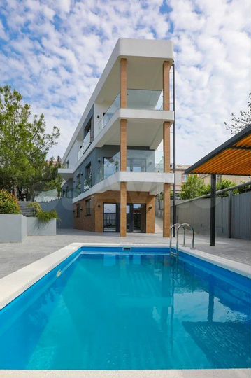 Дом 267 м² на участке 4 сот.