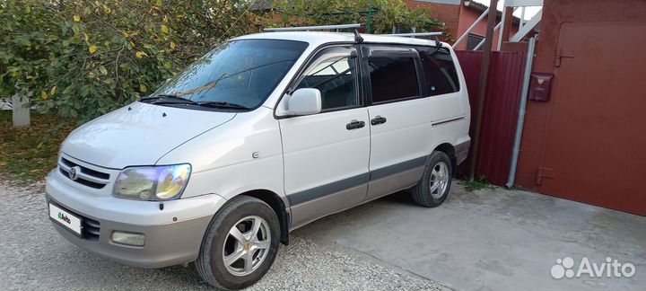 Toyota Town Ace Noah 2.0 AT, 2000, 276 000 км