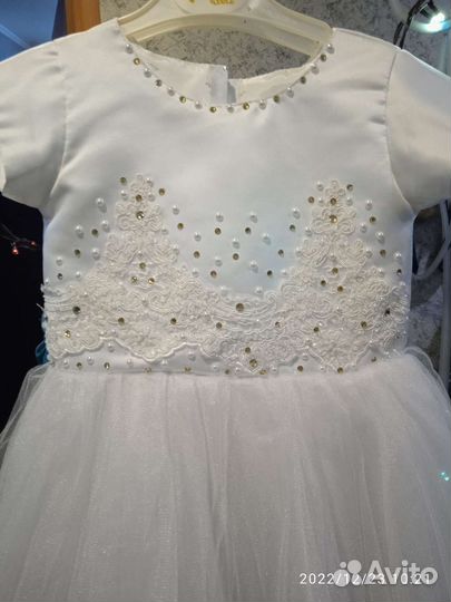 Искрящееся волшебное платье на 5-6 лет