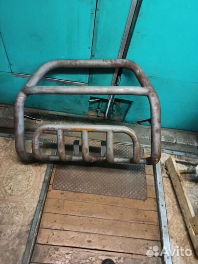 Продам кенгурятник на обычную Ниву