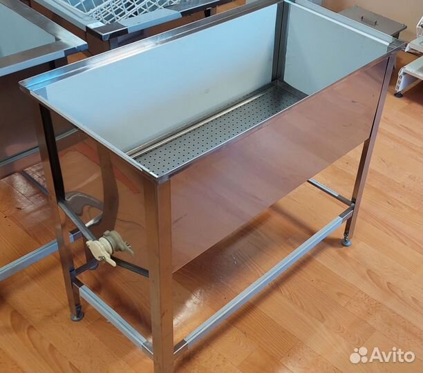 Стол ванна для разделки пчелиных сот