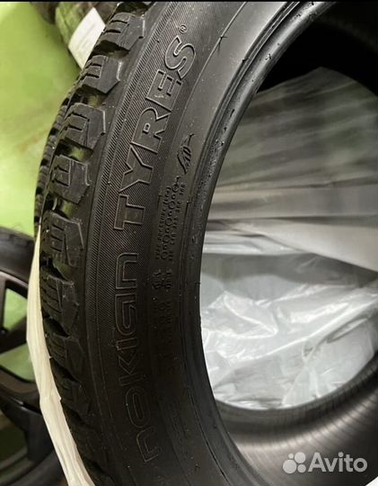 Nokian Tyres Hakkapeliitta 9 285/40 R21