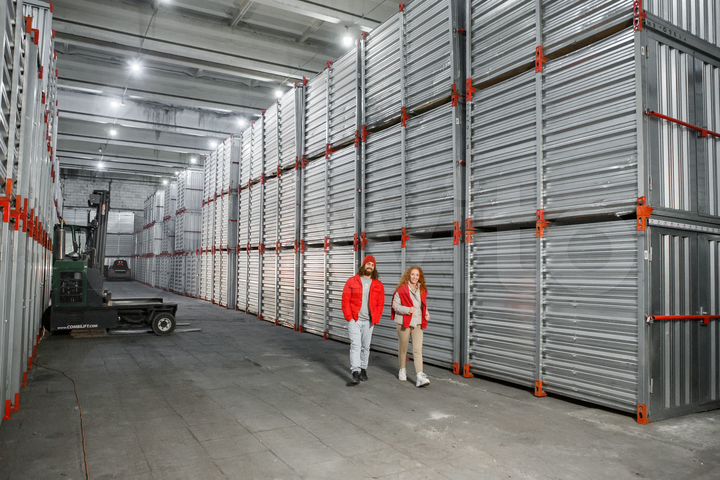 Хранение вещей и мебели. Контейнер, теплый склад