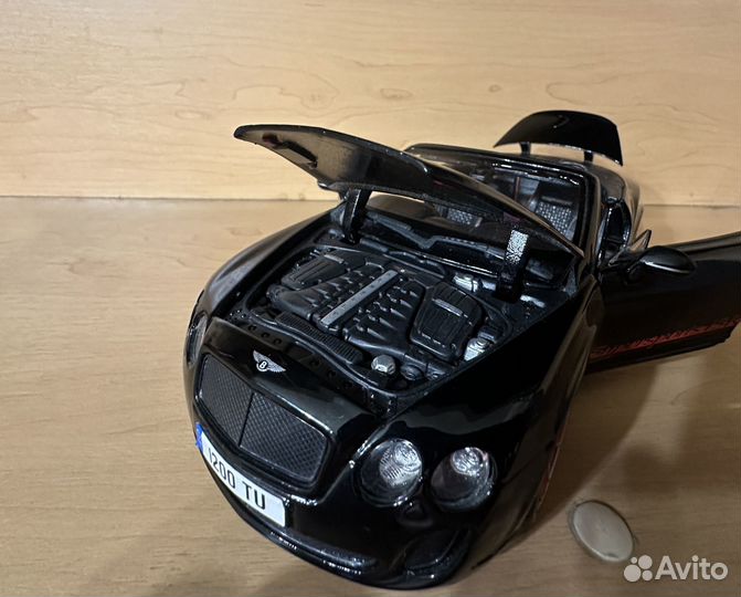 Модель Bentley 1:18