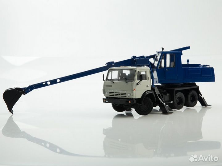 Масштабная модель Экскаватор эо-3532 (камаз-5511)