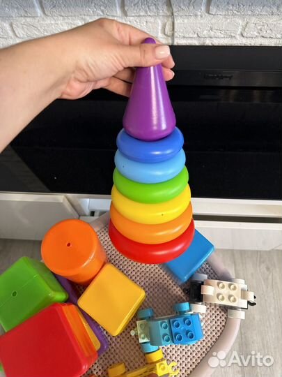 Пирамидка, паровозик из лего