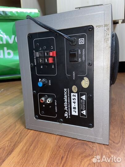 Сабвуфер и 2 колонки