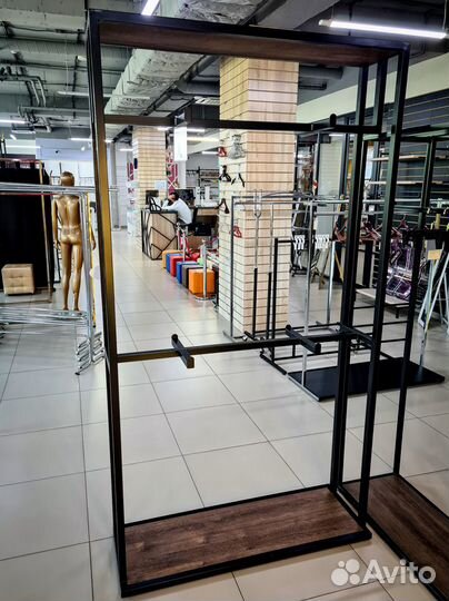 Вешала пристенные, рейлы для магазинов одежды