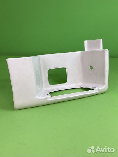 Подножка правая нижняя (белая) \MAN TGA XXL M30914