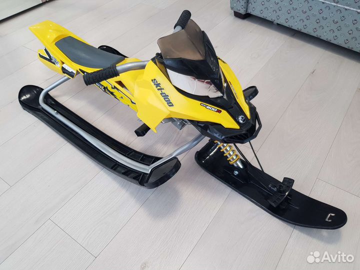 Детский снегокат brp seadoo
