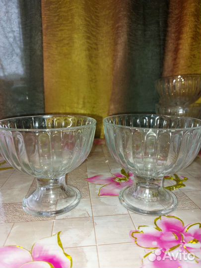 Вазочка на ножке