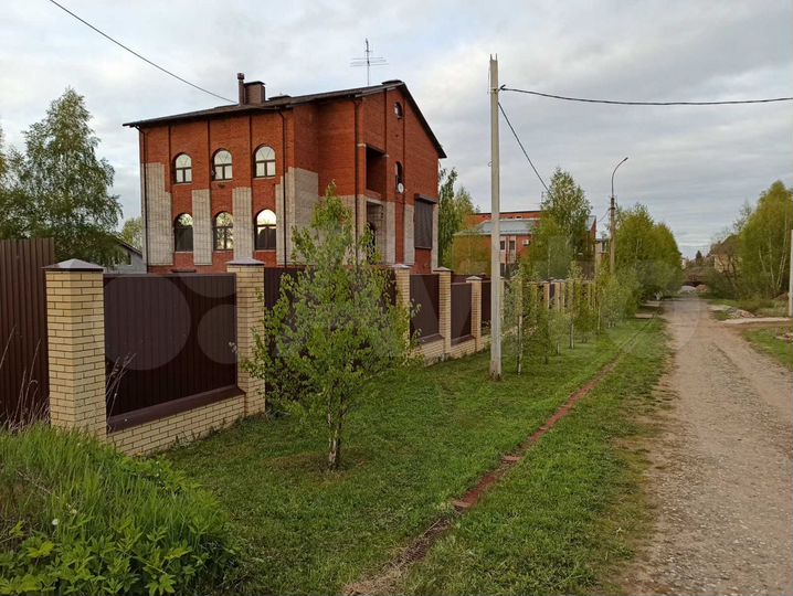 Дом 470 м² на участке 15 сот.