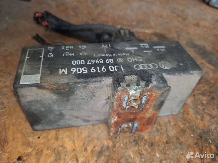 Реле электровентилятора Volkswagen Bora 2005