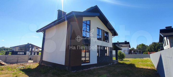 Коттедж 172 м² на участке 9 сот.