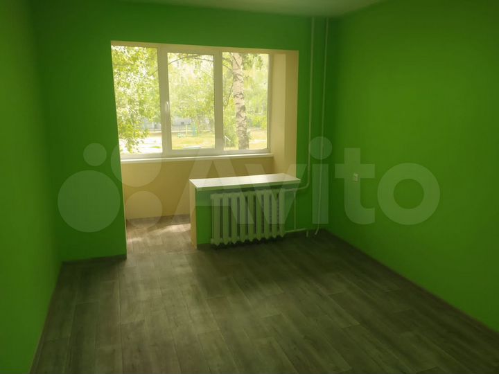 4-к. квартира, 82 м², 1/9 эт.