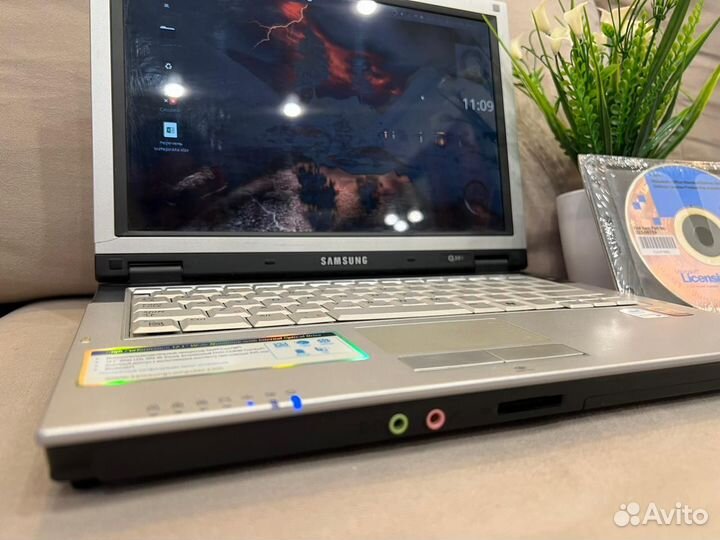 Ноутбук Samsung NP-Q35