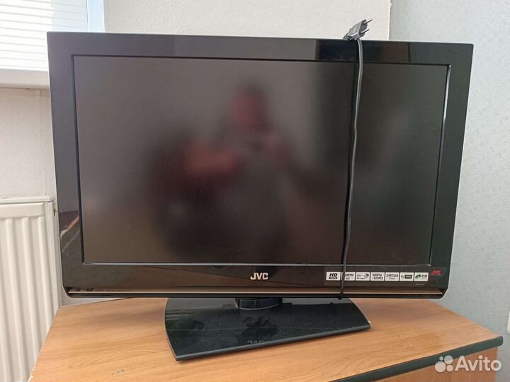 Телевизор бу JVC
