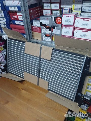 Радиатор охлаждения Volkswagen polo