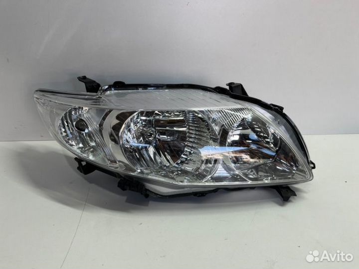 Фара передняя правая Toyota Corolla E150 2006-2009