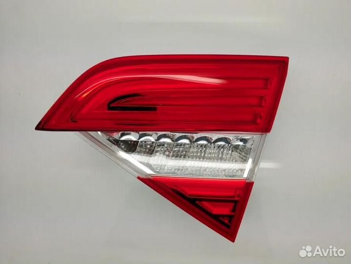 Skoda Superb рест 13-15 фонарь правый в крышку
