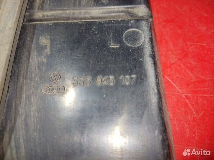 Фонарь задний левый Volkswagen Passat B3 универсал