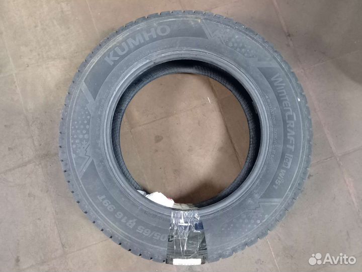 Kumho WinterCraft Ice Wi51 205/65 R16 99T