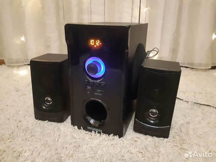 Музыкальный центр Hyundai