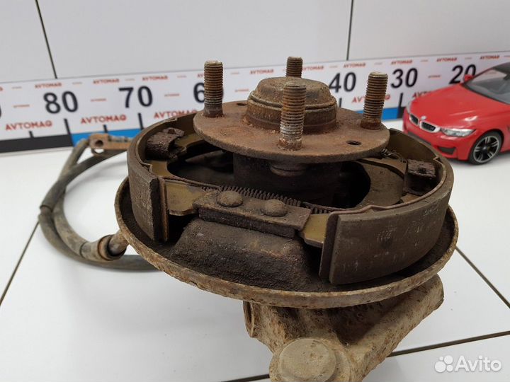 Кулак задний левый (Kia Spectra)