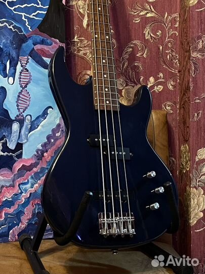 Бас гитара Flight