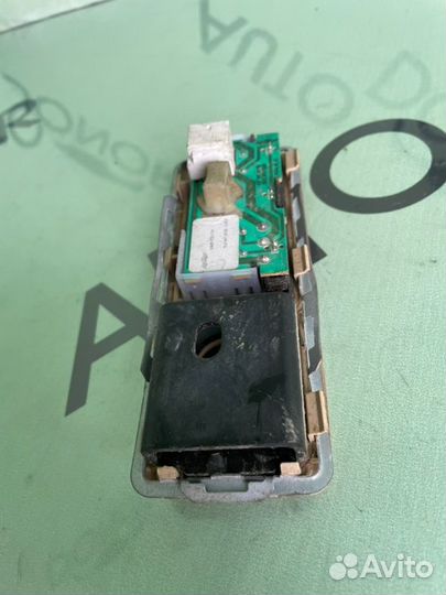 Плафон освещения салона Volkswagen Touareg 7L