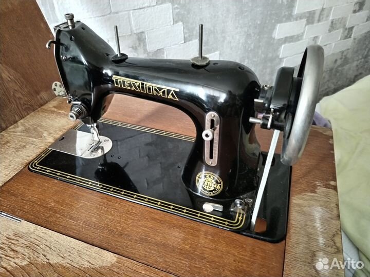 Швейная машинка Textima
