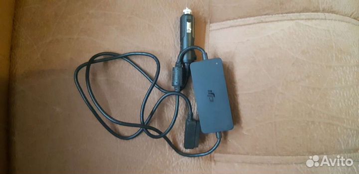 Автомобильная зарядка DJI Mavic