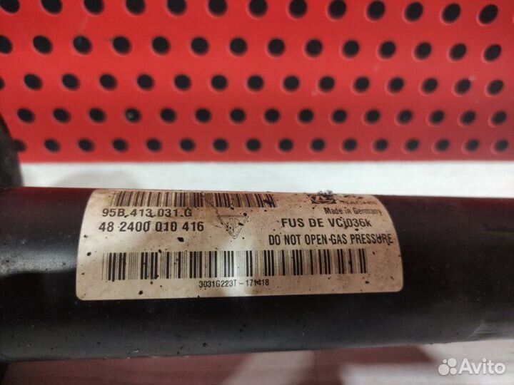 Амортизатор передний правый Porsche Macan 95B 2017