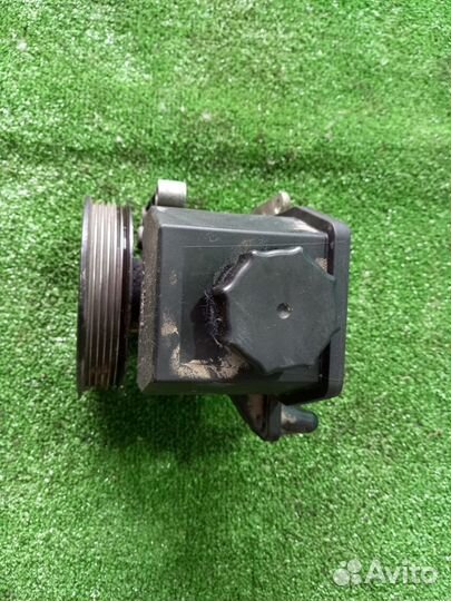 Насос гура Mercedes W210 M111 1995-2000