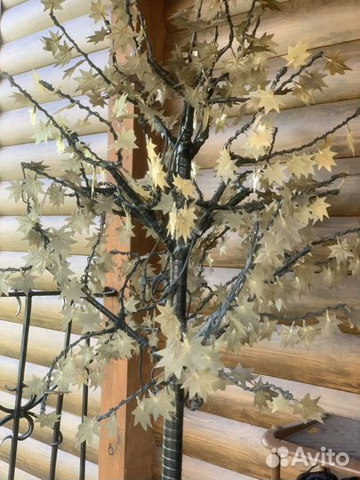 Дерево для интерьера светиться