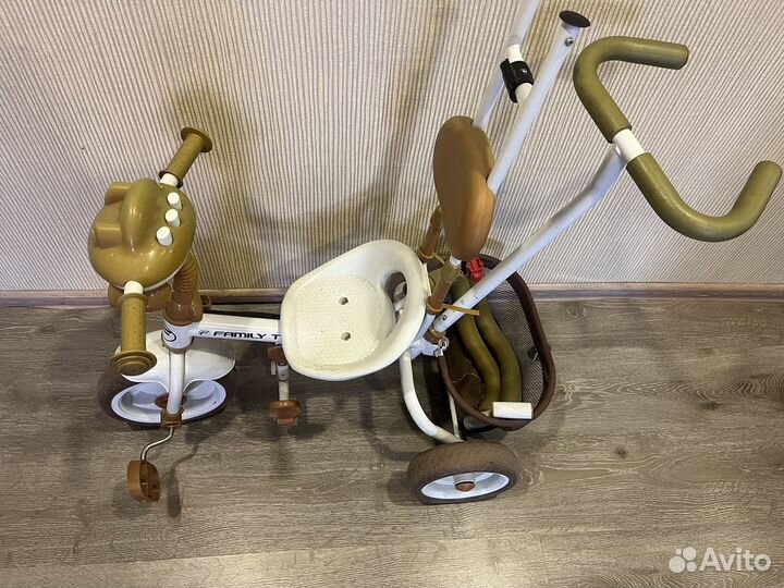 Детский трехколесный велосипед