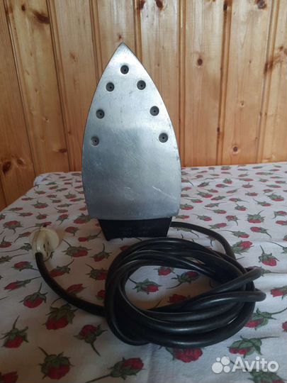 Утюг СССР с терморегулятором и пароувлажнителем